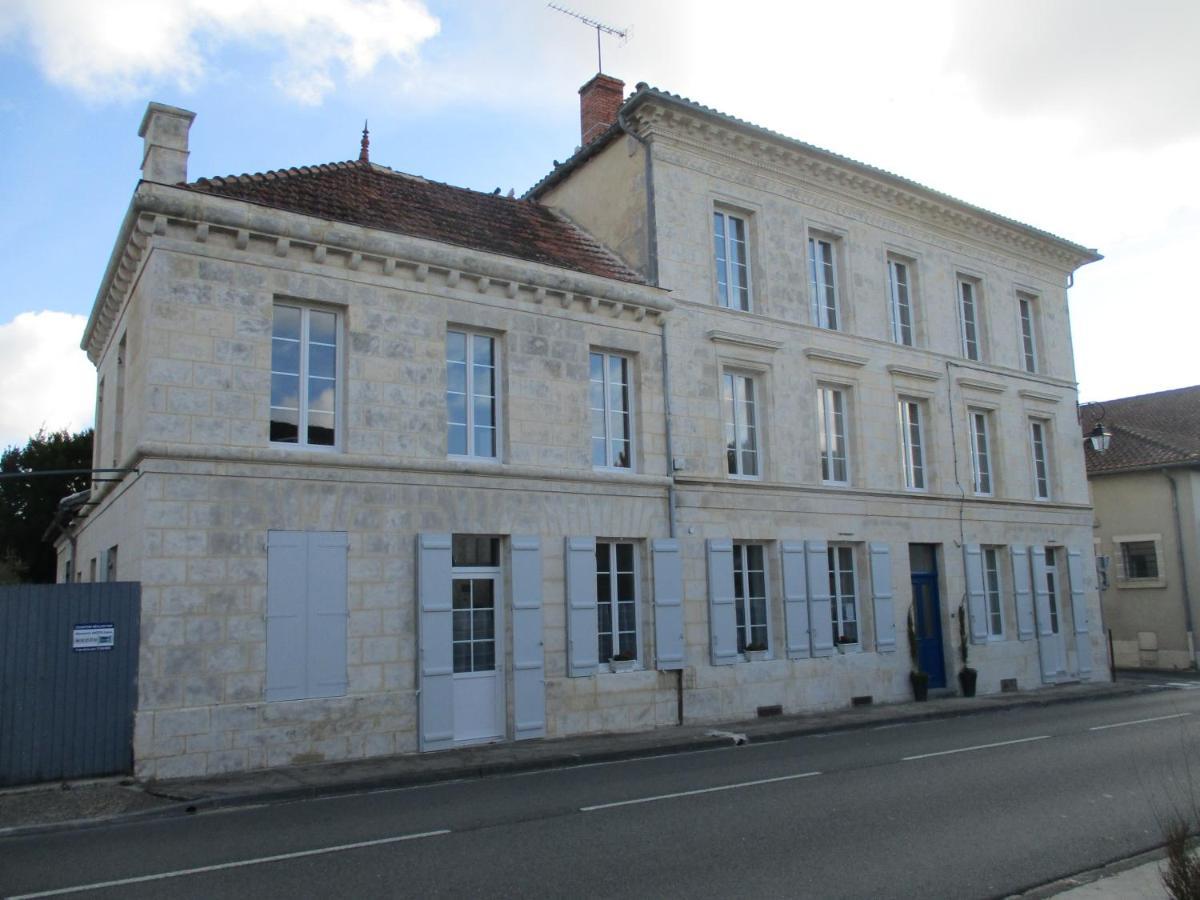 Maison Jeanne D'Arc Saint-Genis-de-Saintonge 외부 사진